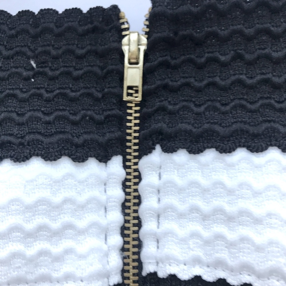 Structured black and white pleated A-line skirt size S - Picture 4 of 7